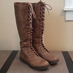 High lace boots